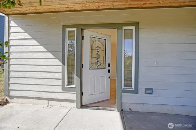 Property photo for 2029 Baymont Drive, Oak Harbor photo 3