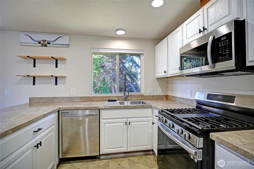 Property photo for 2029 Baymont Drive, Oak Harbor photo 17