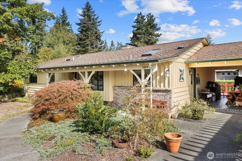 Property photo for 2404 127th Avenue Se, Bellevue