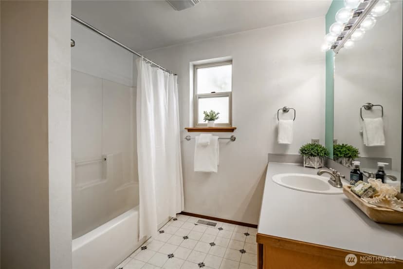 Property photo for 2136 Hawthorne Street, Ferndale photo 19