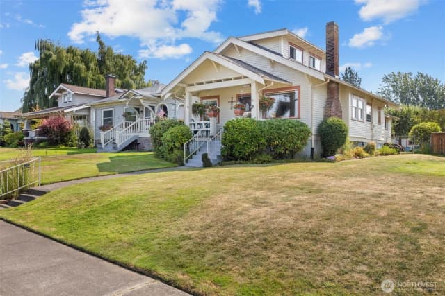 Property photo for 2716 Sunset Drive, Bellingham photo 2