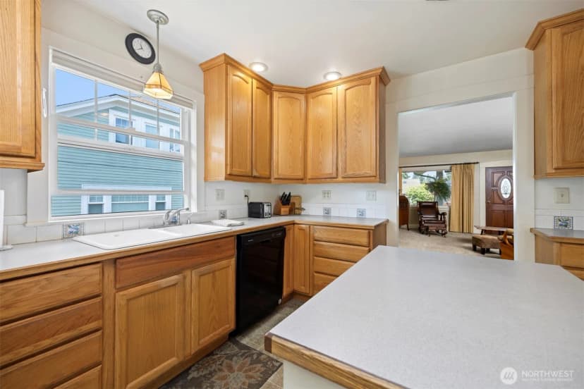 Property photo for 2716 Sunset Drive, Bellingham photo 10