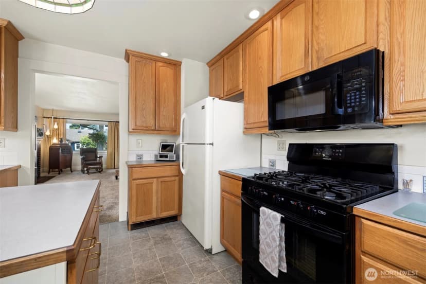 Property photo for 2716 Sunset Drive, Bellingham photo 9