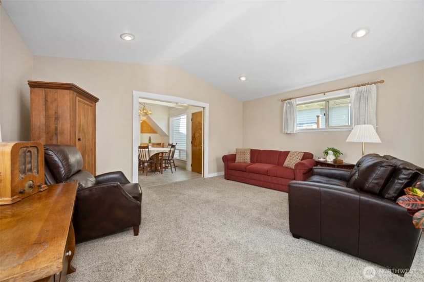 Property photo for 2716 Sunset Drive, Bellingham photo 13