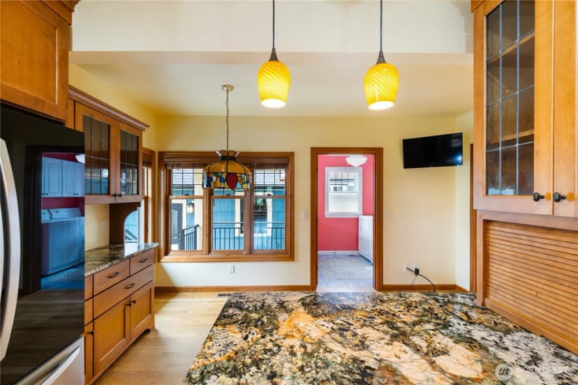 Property photo for 1315 7th Street, Anacortes photo 10