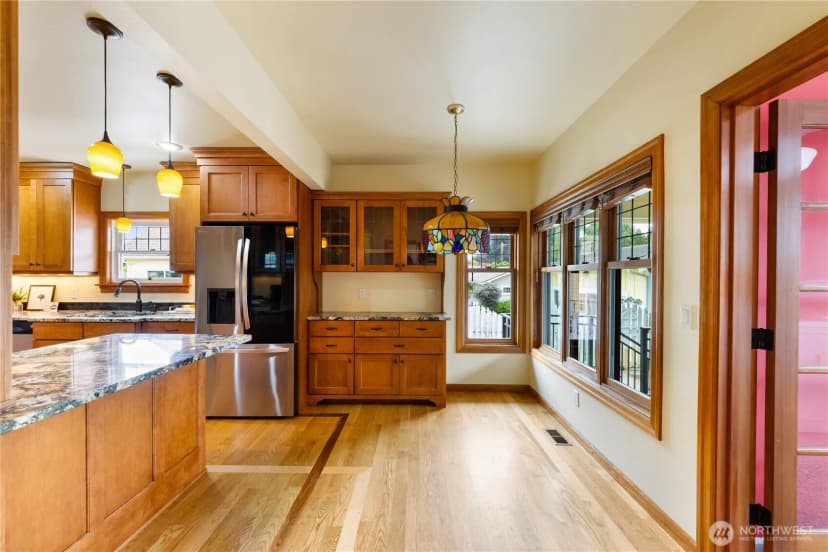 Property photo for 1315 7th Street, Anacortes photo 11
