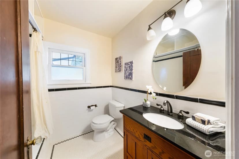 Property photo for 1315 7th Street, Anacortes photo 21