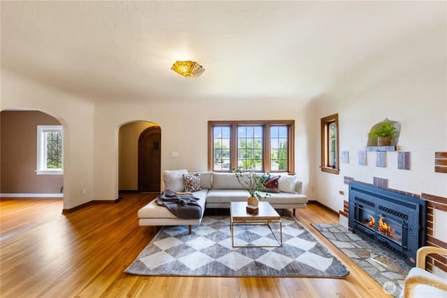 Property photo for 1315 7th Street, Anacortes