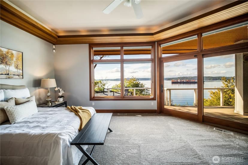 Property photo for 8204 East Side Drive Ne, Tacoma photo 19