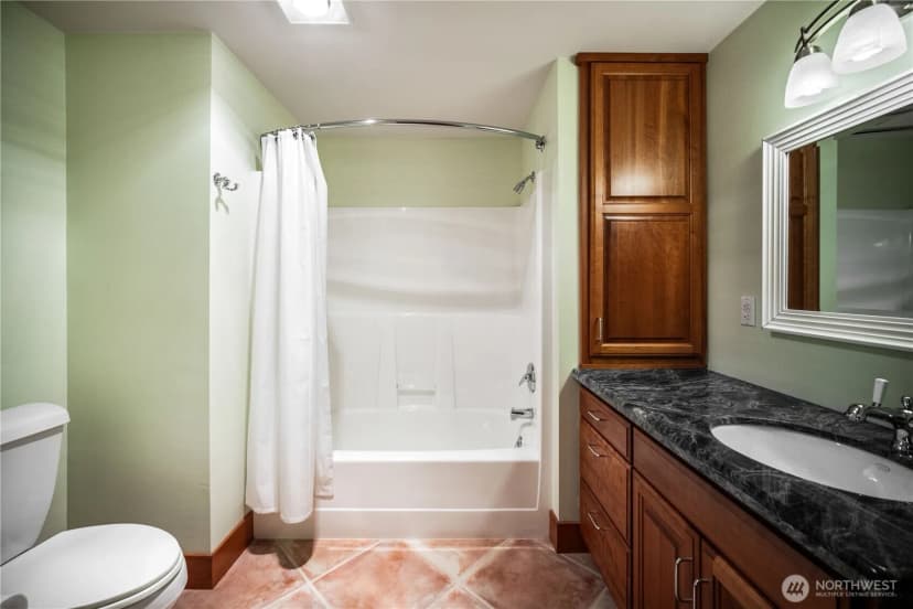 Property photo for 8204 East Side Drive Ne, Tacoma photo 29