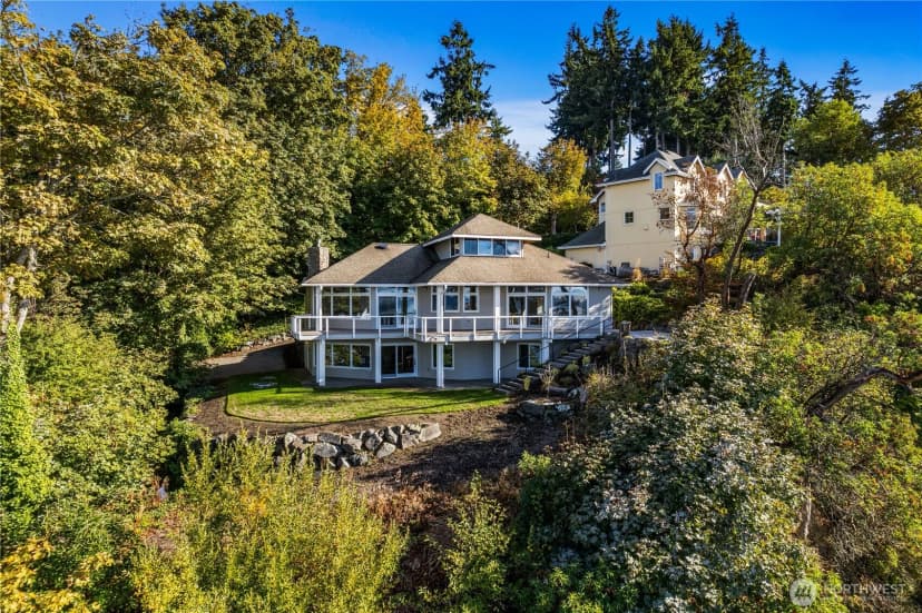 Property photo for 8204 East Side Drive Ne, Tacoma