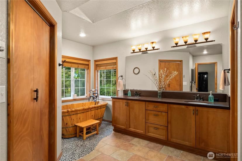 Property photo for 4644 Grand Fir Lane Nw, Olympia photo 16