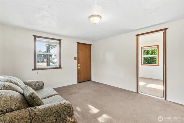 Property photo for 314 Washington Avenue Se, Orting photo 4