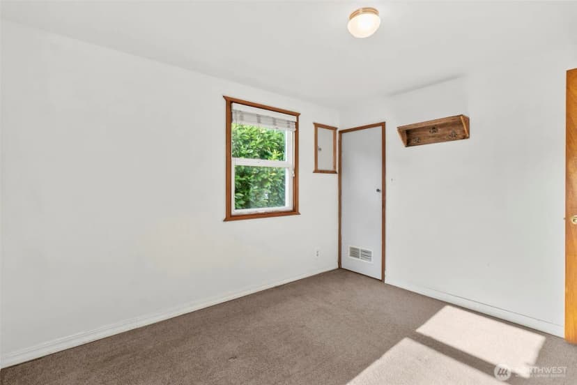 Property photo for 314 Washington Avenue Se, Orting photo 7