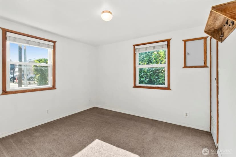Property photo for 314 Washington Avenue Se, Orting photo 6