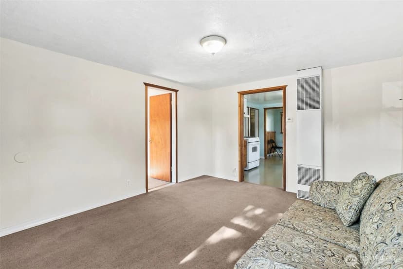 Property photo for 314 Washington Avenue Se, Orting photo 5