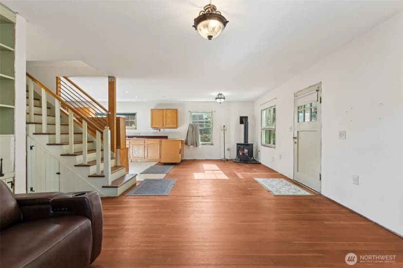 Property photo for 15620 21st Avenue Sw, Burien photo 4