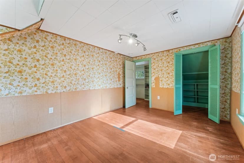 Property photo for 15620 21st Avenue Sw, Burien photo 11