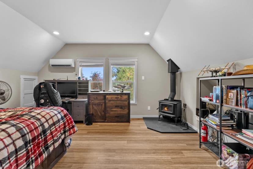 Property photo for 21315 18th Street E, Lake Tapps photo 15