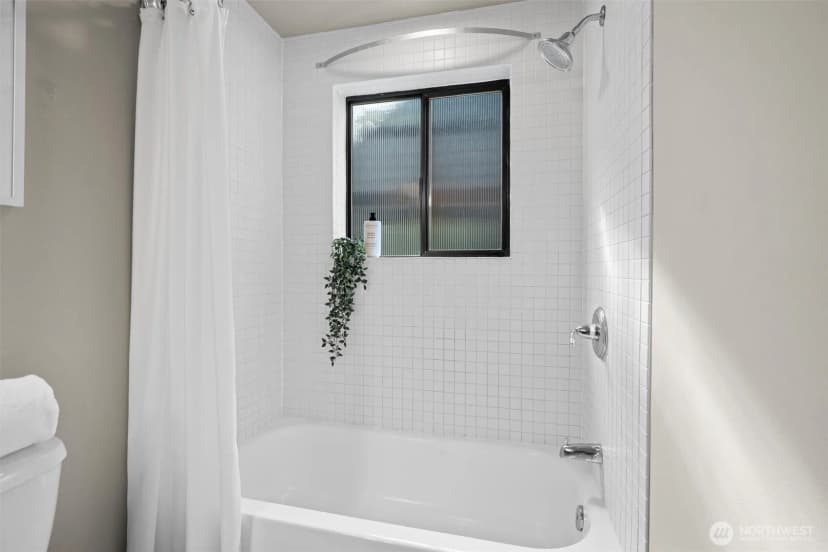 Property photo for 3636 Beach Drive Sw #a, Seattle photo 21