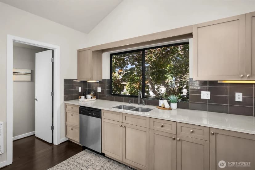 Property photo for 3636 Beach Drive Sw #a, Seattle photo 6