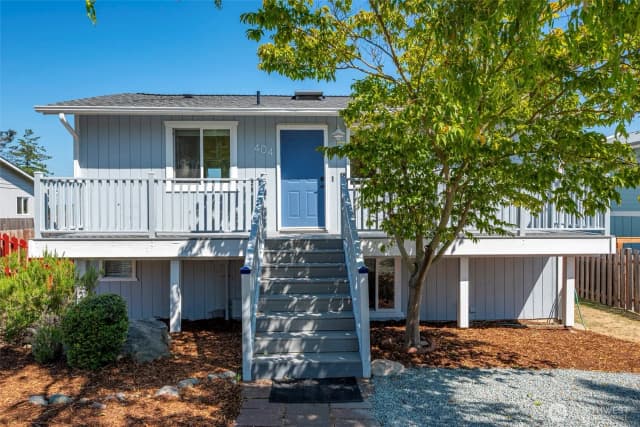 Property photo for 404 Ne 4th Street, Coupeville