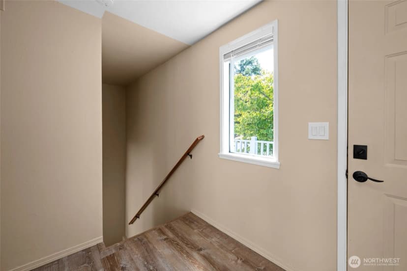 Property photo for 404 Ne 4th Street, Coupeville photo 12