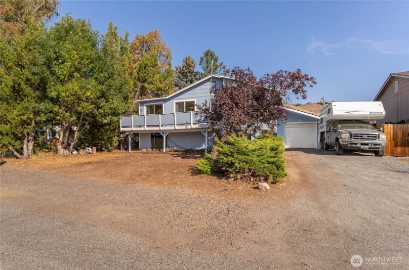 Property photo for 2407 N Aurora Avenue, East Wenatchee photo 4