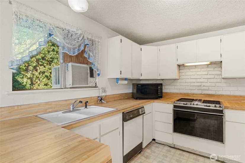 Property photo for 2407 N Aurora Avenue, East Wenatchee photo 13