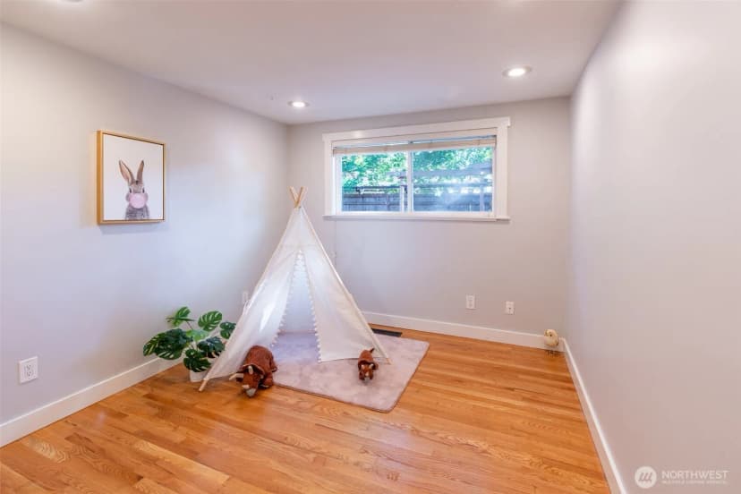 Property photo for 303 Nw 203rd Street, Shoreline photo 17