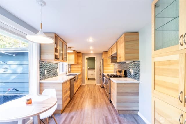 Property photo for 303 Nw 203rd Street, Shoreline photo 4