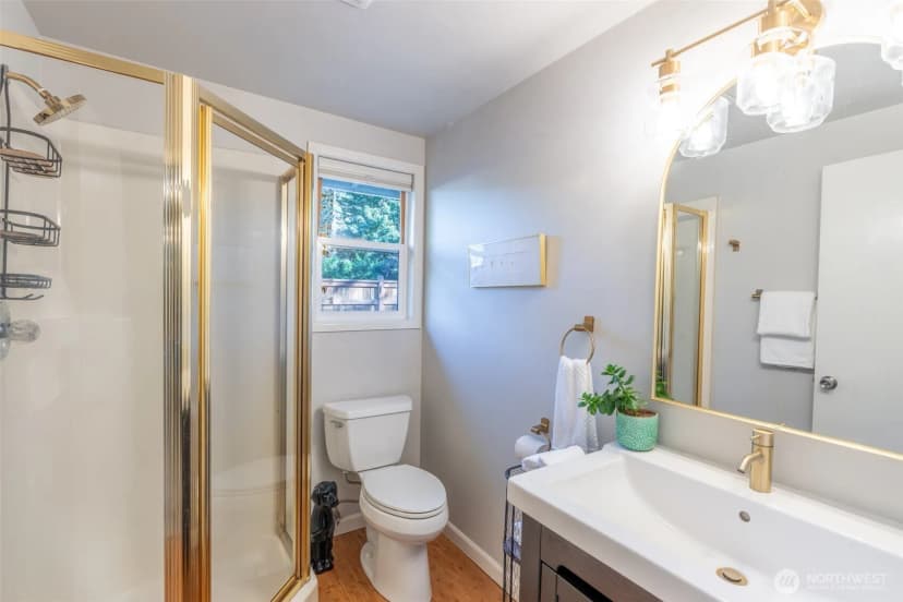 Property photo for 303 Nw 203rd Street, Shoreline photo 11