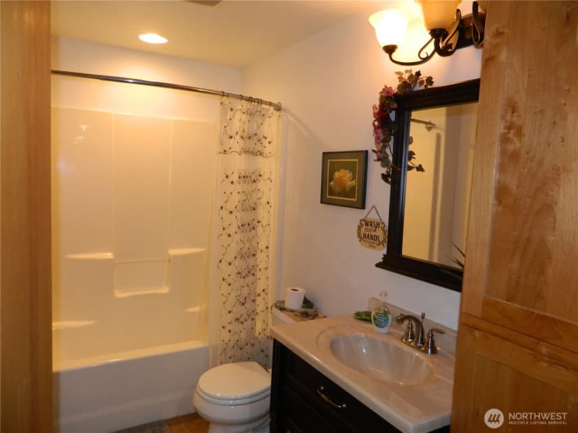 Property photo for 44 Bonaparte Avenue, Tonasket photo 17