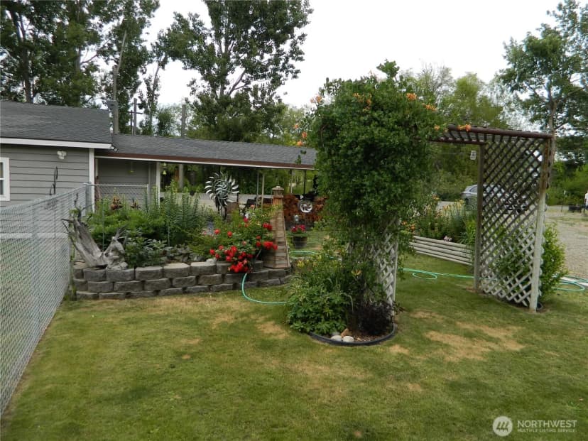 Property photo for 44 Bonaparte Avenue, Tonasket photo 7