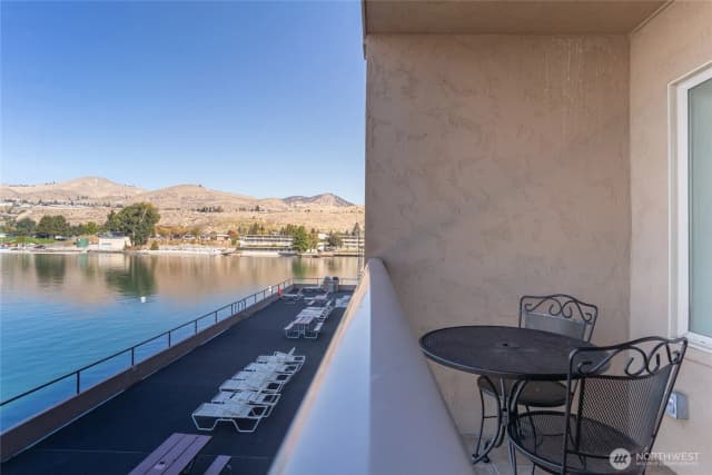 Property photo for 322 W Woodin Avenue #521, Chelan photo 3