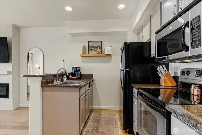 Property photo for 322 W Woodin Avenue #521, Chelan photo 10