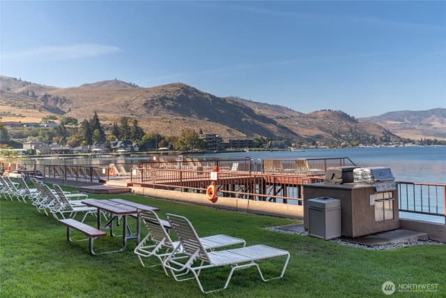 Property photo for 322 W Woodin Avenue #521, Chelan photo 4