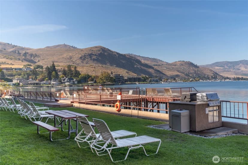 Property photo for 322 W Woodin Avenue #521, Chelan photo 4
