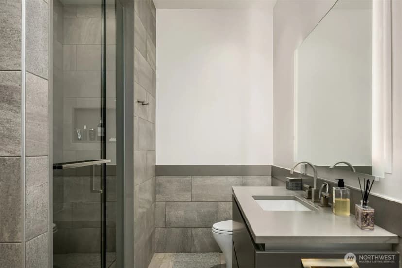 Property photo for 9723 Ne 15th Street, Clyde Hill photo 22