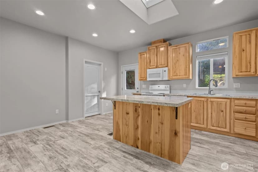 Property photo for 17711 59th Avenue Nw, Stanwood photo 6