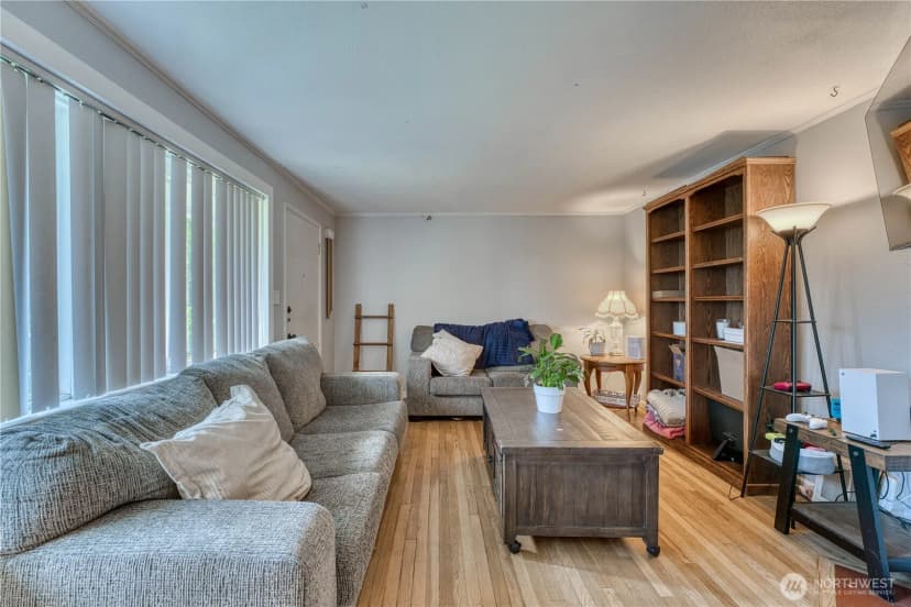 Property photo for 6501 Ardmore Drive Sw, Lakewood photo 3