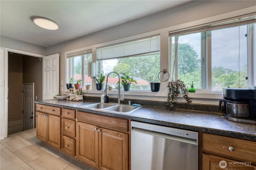 Property photo for 6501 Ardmore Drive Sw, Lakewood photo 7