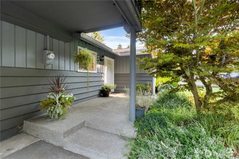 Property photo for 4717 80th Street E, Tacoma photo 2
