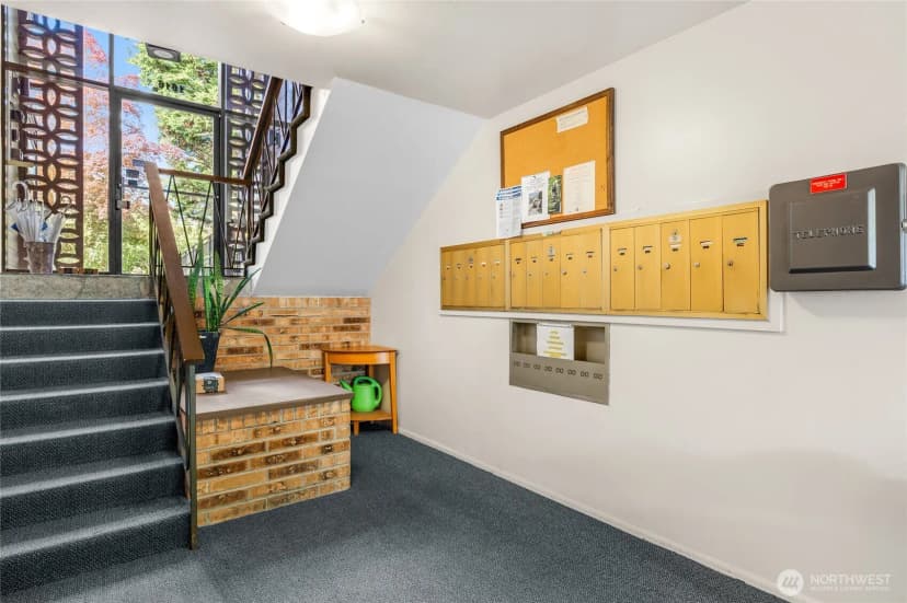Property photo for 1616 41st Avenue E #301, Seattle photo 17