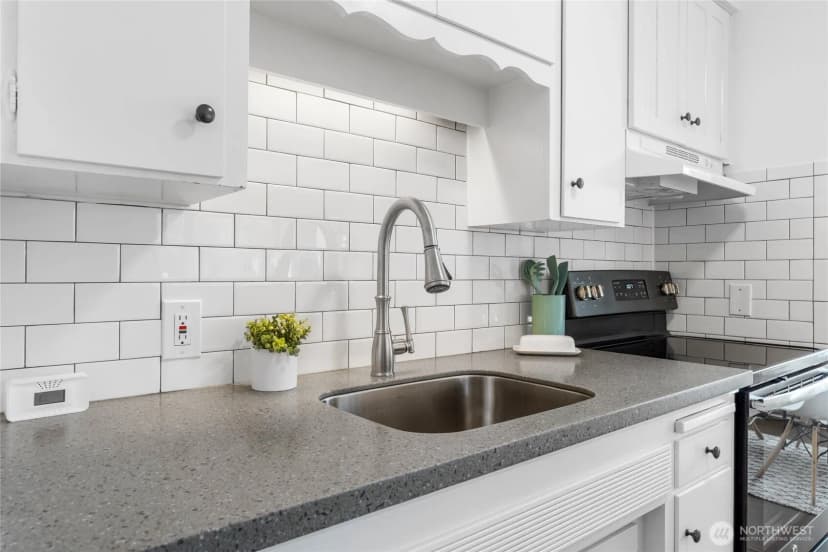 Property photo for 1616 41st Avenue E #301, Seattle photo 10