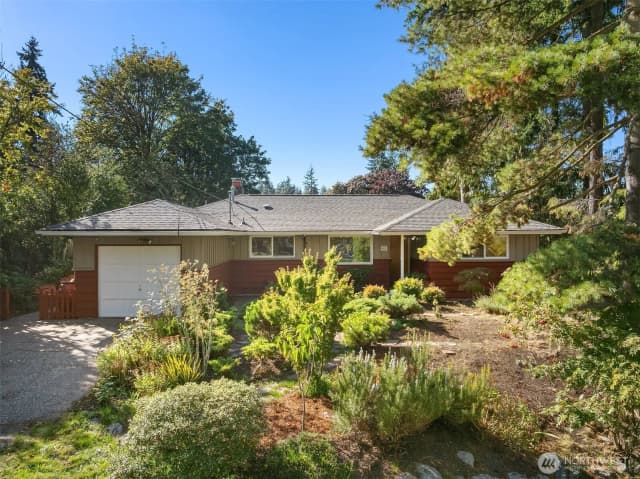Property photo for 561 N 166th Street, Shoreline