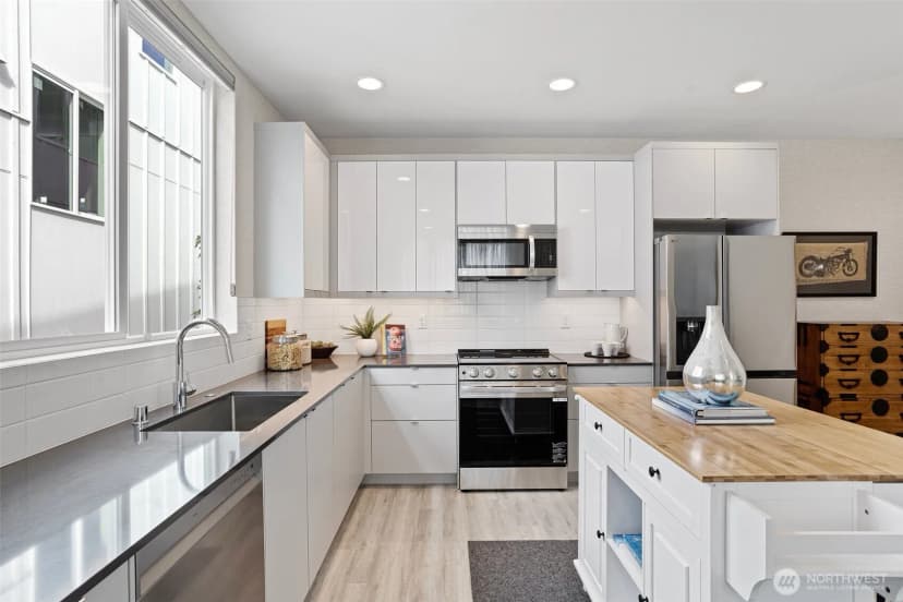 Property photo for 2521 29th Avenue S #a, Seattle photo 12