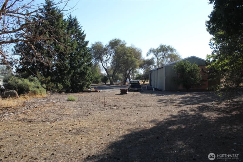 Property photo for 117 S Neilson Road, Lind photo 10