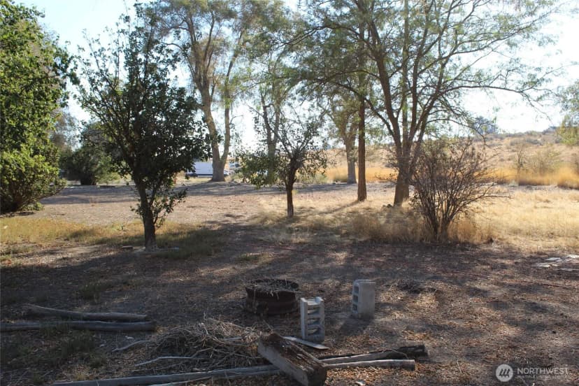 Property photo for 117 S Neilson Road, Lind photo 6