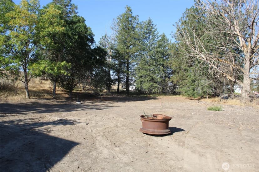Property photo for 117 S Neilson Road, Lind photo 9